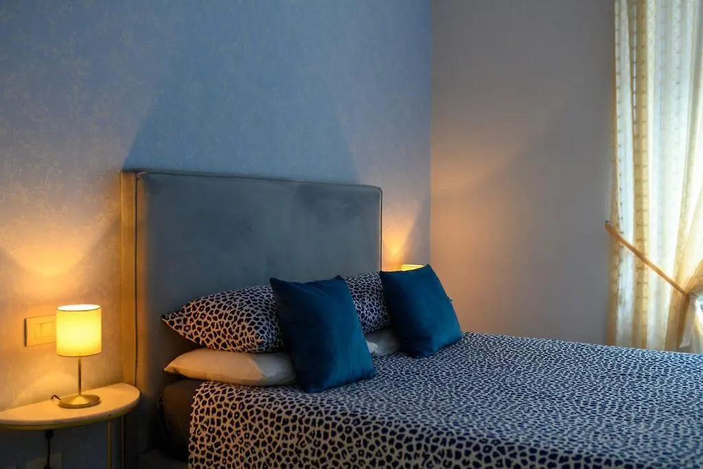 Santa Lucia Appartamento Flat, Naples Italy